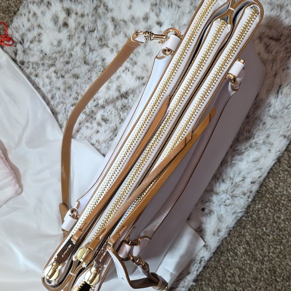 Coach Burough Bag - Picture 11 of 17